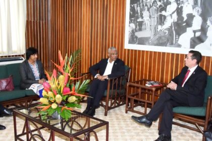 President David Granger in discussion with Mr. Ivan Simonovic and Ms. Navi Pillay, during their visit to the Ministry of the Presidency