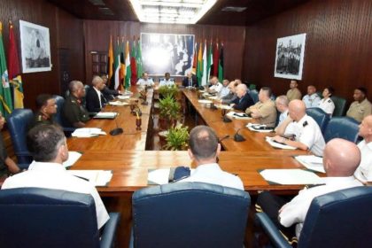 President David Granger and Chief of the Staff of the Guyana Defence Force (GDF) in discussion with the visiting Capstone team from the National Defense University, United States of America. 