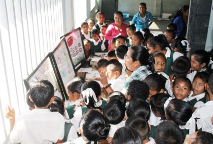 Students of Jawalla primary viewing the travel exhibition