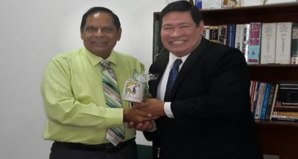Prime Minister Moses Nagamootoo and Mexican Ambassador to Guyana, Ivan Roberto Sierra-Medel.