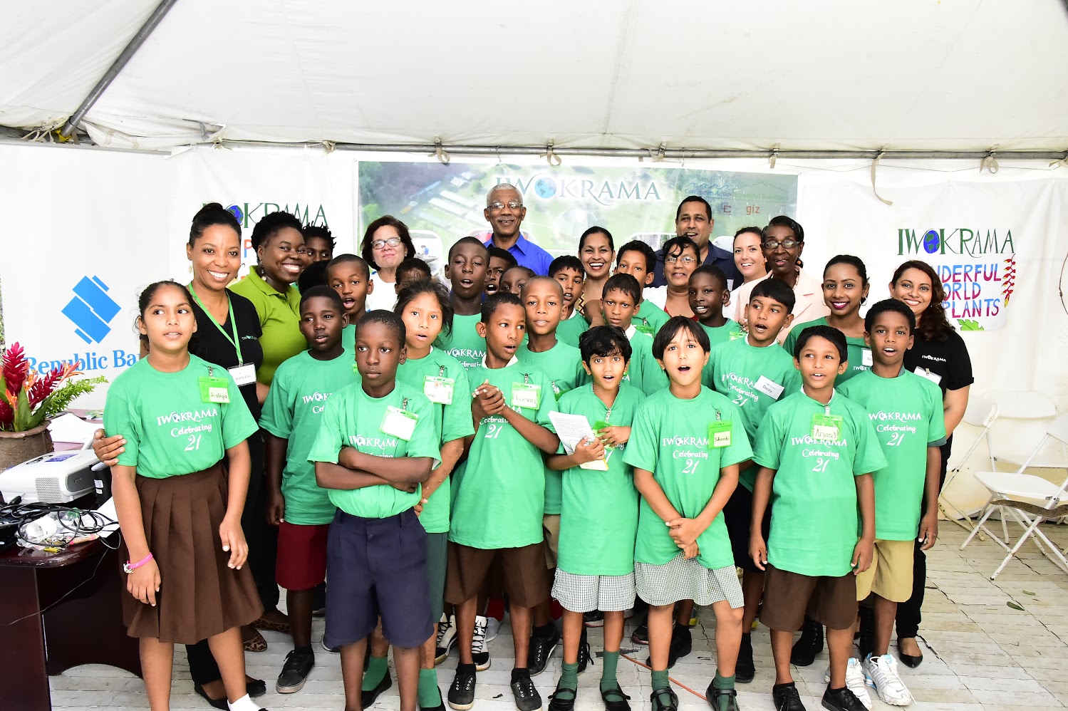 Iwokrama celebrates 21st anniversary with Joshua House children -President, First Lady visit head office in Georgetown