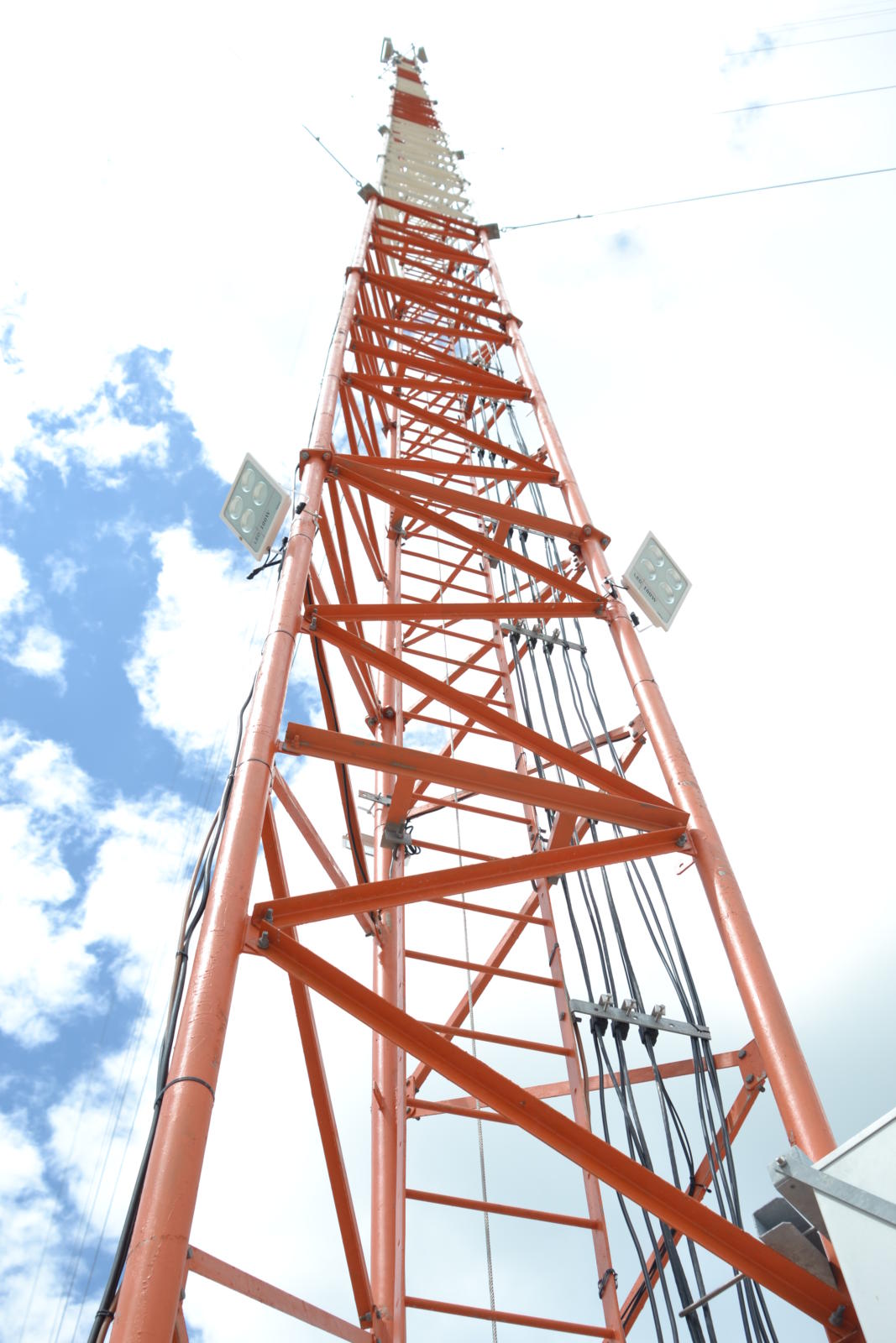 new-digicel-cell-tower-a-blessing-for-residents-of-coomacka-dpi-guyana